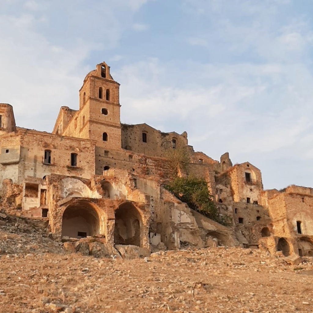 Craco al Tramonto e Aperitivo in Vigna – Ogni Giovedì e Domenica, Agosto-Settembre 2026