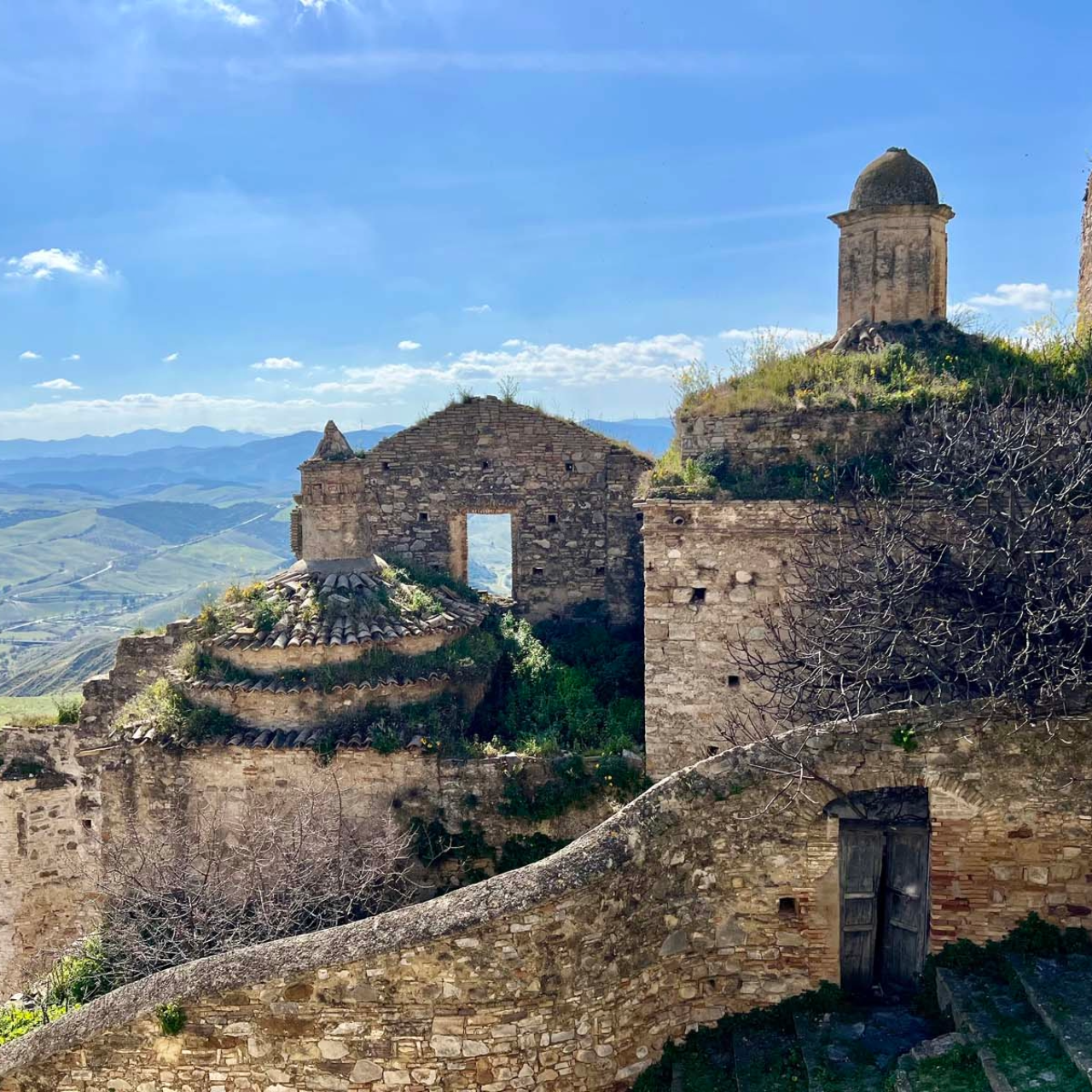 Craco al Tramonto e Aperitivo in Vigna – Ogni Giovedì e Domenica, Agosto-Settembre 2026