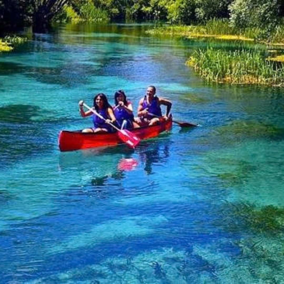 Canoa Canadese sulle Sorgenti del Fiume Tirino a Capestrano