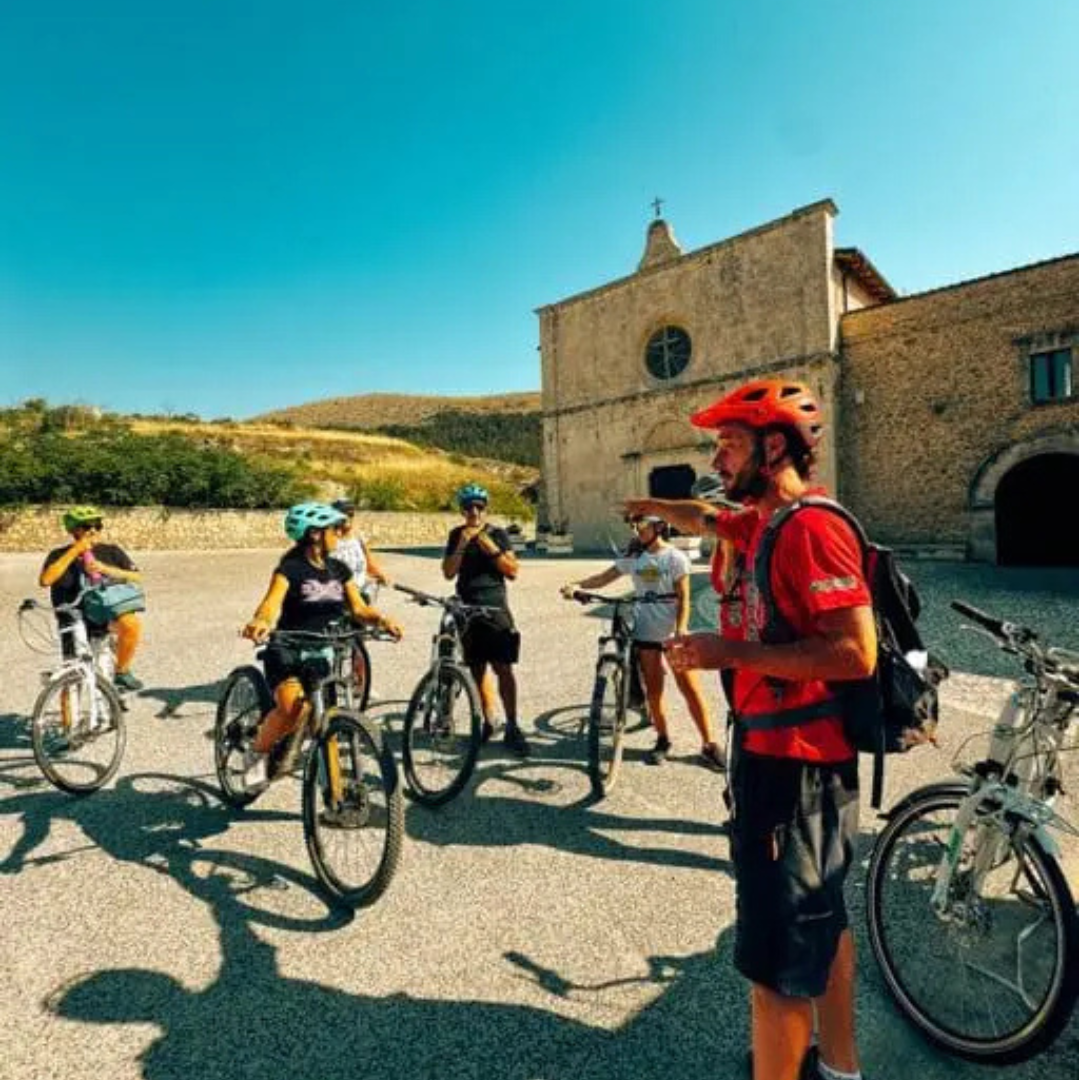 E-Bike Tour nelle Terre dello Zafferano da Navelli a Bominaco