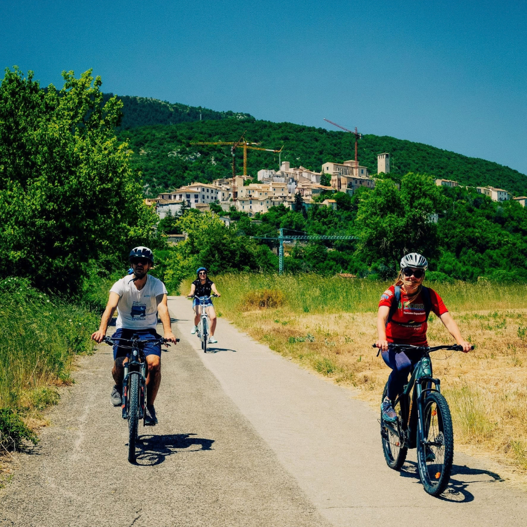 E-Bike Tour nelle Terre dello Zafferano da Navelli a Bominaco